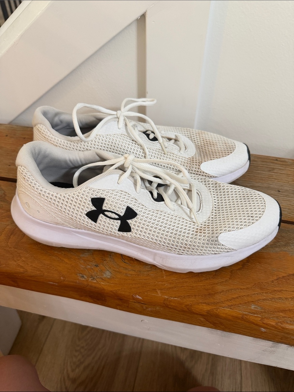 Under Armour Surge 3 Running Shoes Size 11.5